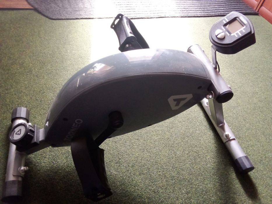 Велотренажёр продам .