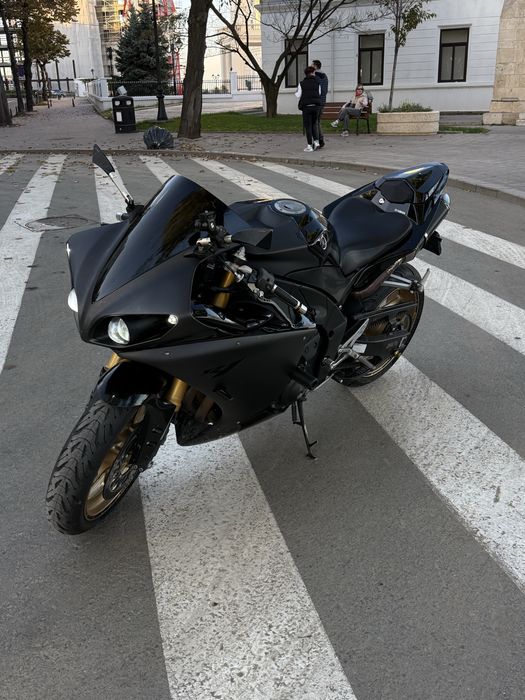 Yamaha R1 Big Bang 2009