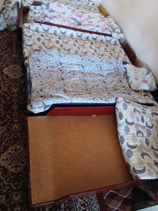 Bolalar karavati sotiladi