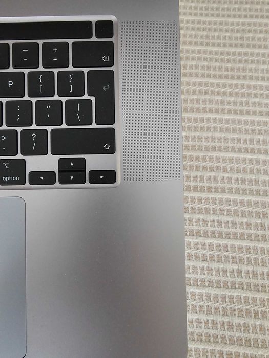 Macbook Pro 16 инча, модел 2019