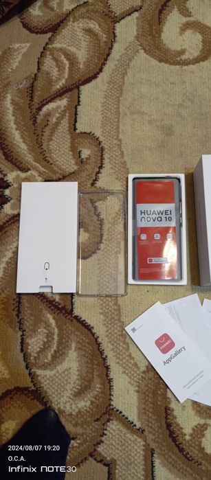 Продам смартфон Huawei Nova 10