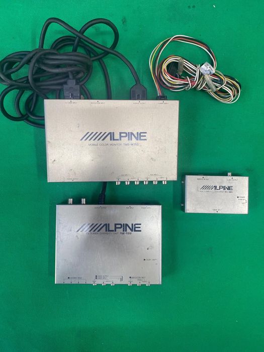 Alpine -accesorii multimedia auto Old school