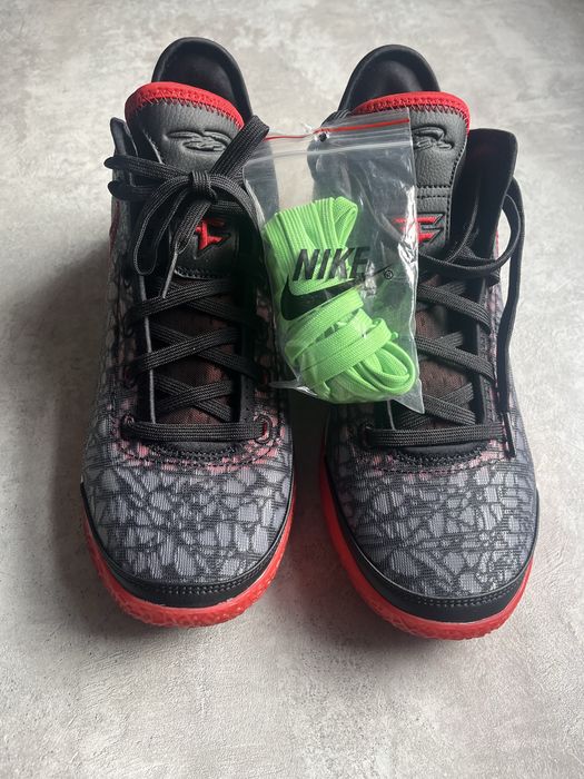 продам кроссовки Nike Zoom LeBron NXXT