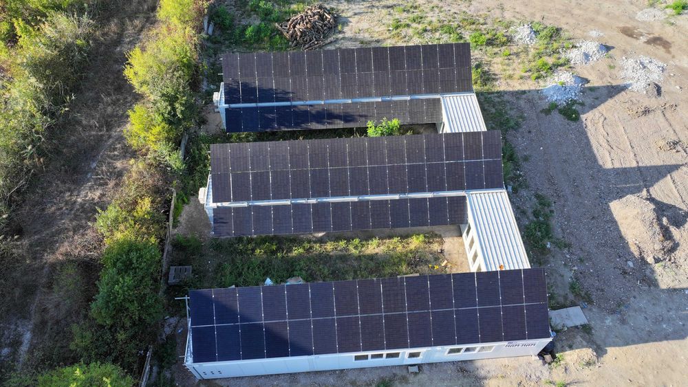 Vând PET-HOTEL ieftin-rate-mutabil-nou-ultramodern. Initial 230.000 €