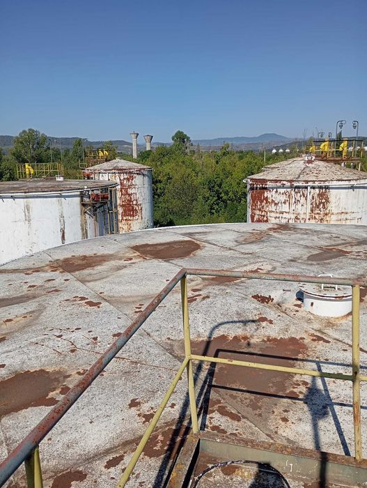 Vindem depozitul industrial de combustibil