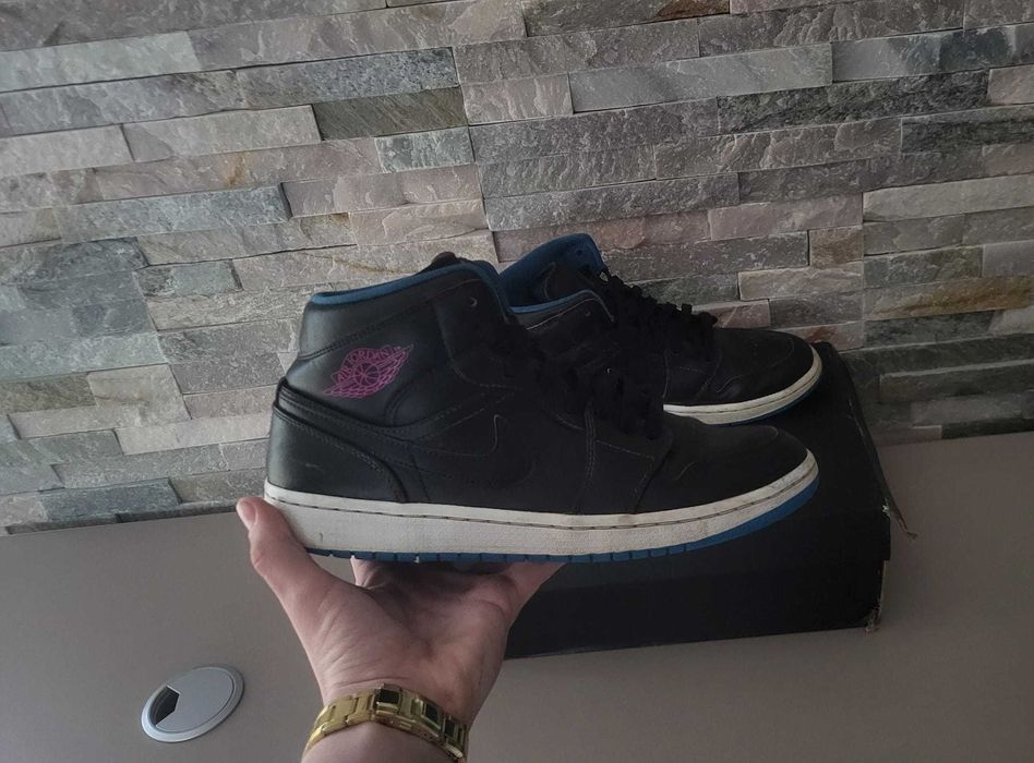 Adidasi Air Jordan 1 mid