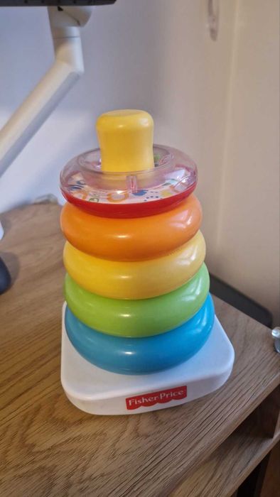 Fisher Price кула / низанка с цветни рингове