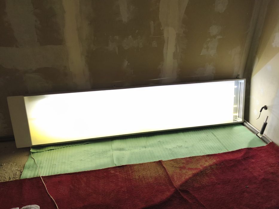 Caseta luminoasa, firma luminoasa