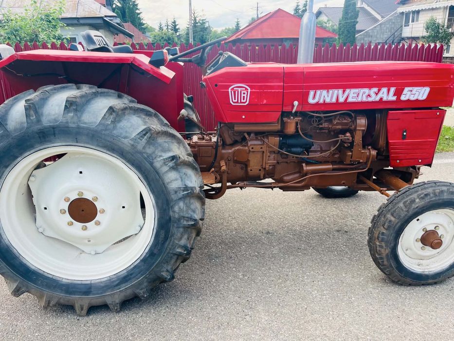 Vând tractor U550
