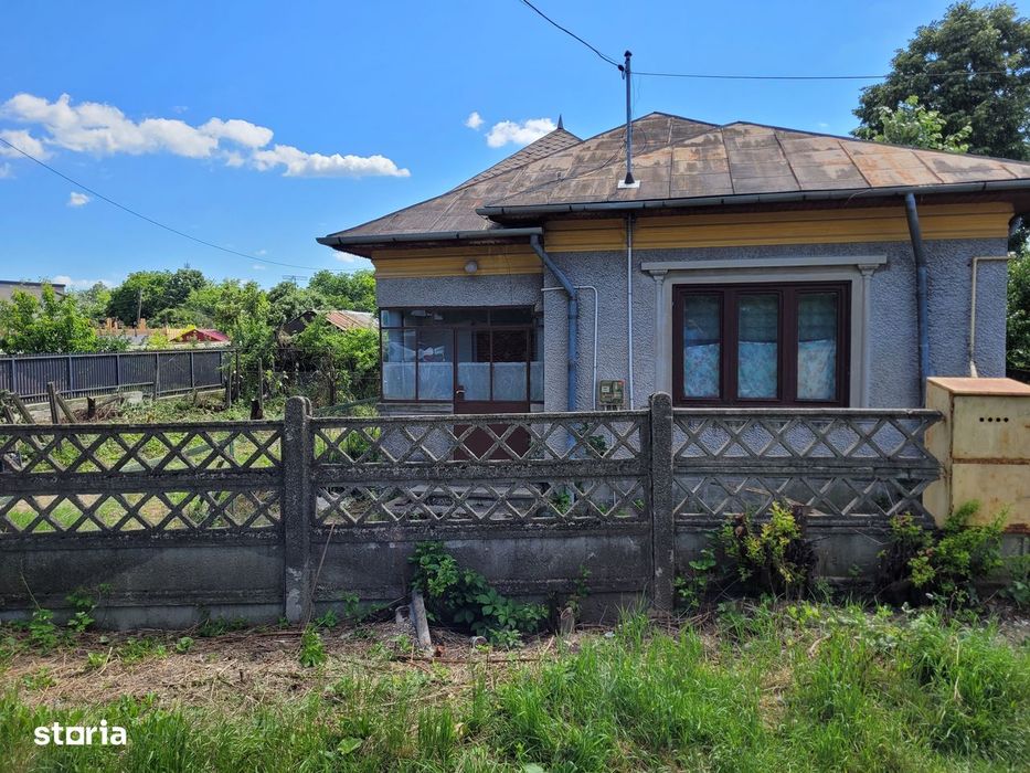 Casă cu 3 camere, curte mare și garaj in Razvad, Dambovita