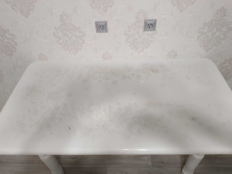 Кухонный стол б/у