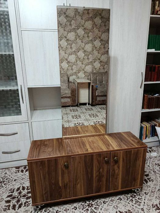 Продается трюмо в отличном состоянии