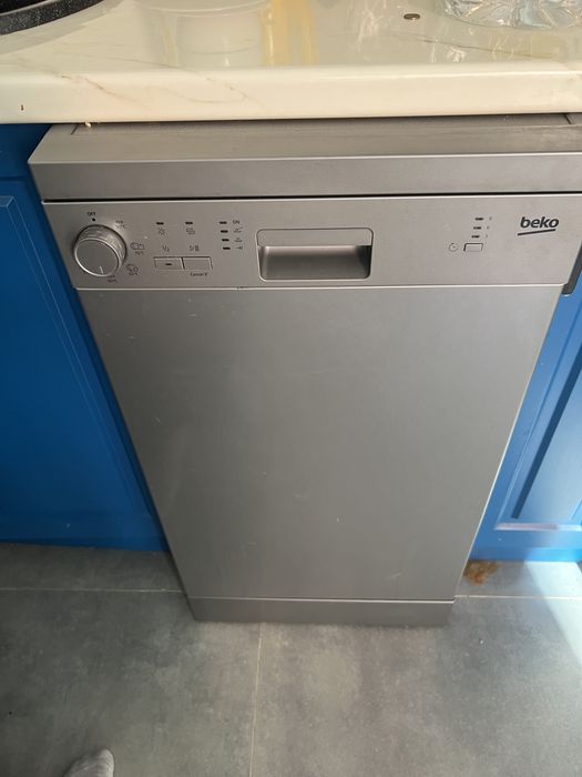 Продам новую не использованную посудамойку , есть пару пятен