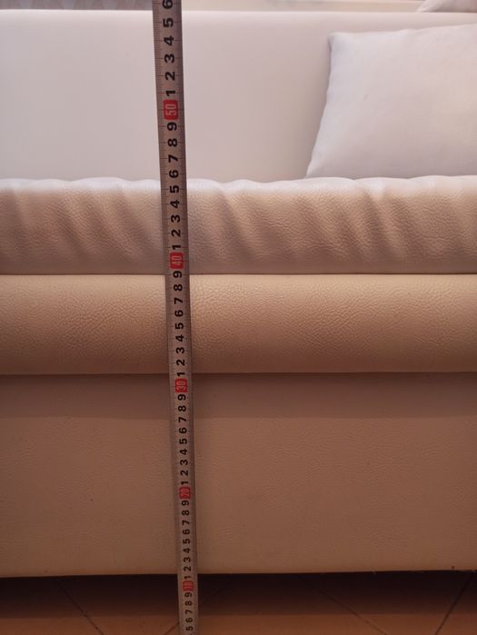 Продавам кухненско диванче,ракла