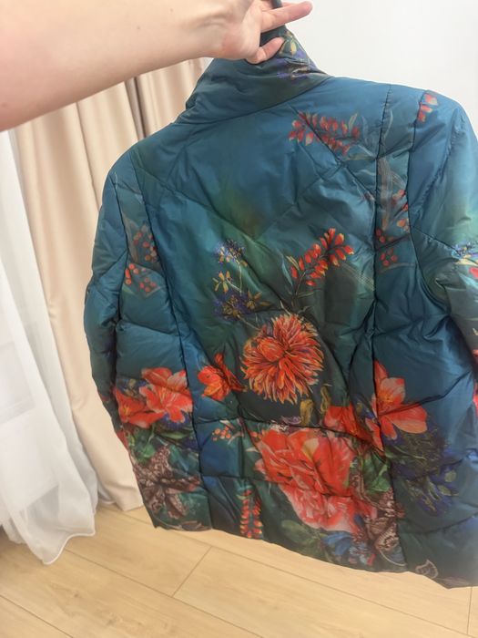 Продам куртку на осень