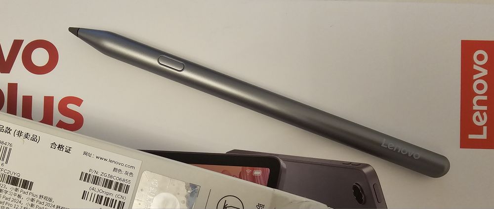 Lenovo Tab Plus - Tableta + stylus + tastatura + mouse