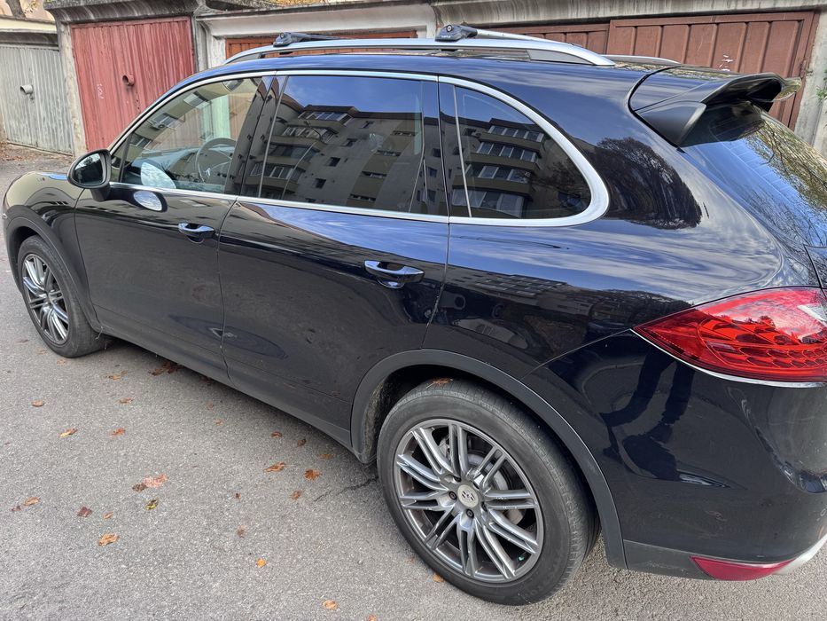 Vând Porsche Cayenne 2011 3.0d