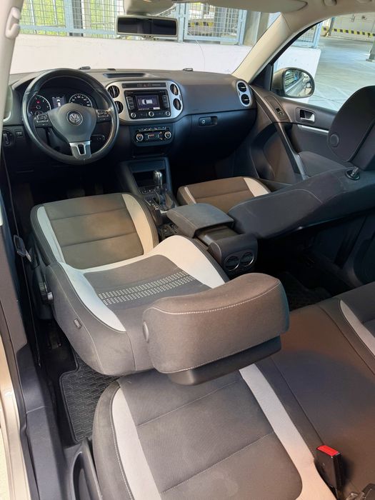 VW Tiguan 2.0 TDI 177 CP 4x4 • Bi-Xenon • Day Light LED • Climatronic • Senzori parcare • Scaune încălzite • Pilot automat • Park Assist • Proprietar