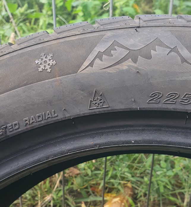 Anvelope iarnă 225/50/18