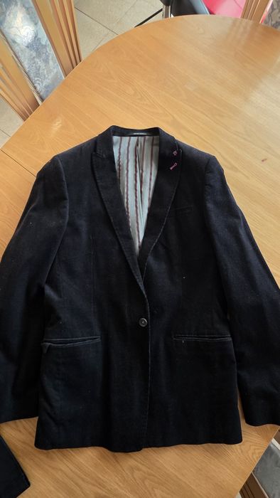 Втален спортно елегантен Костюм (кадифе) MEXX