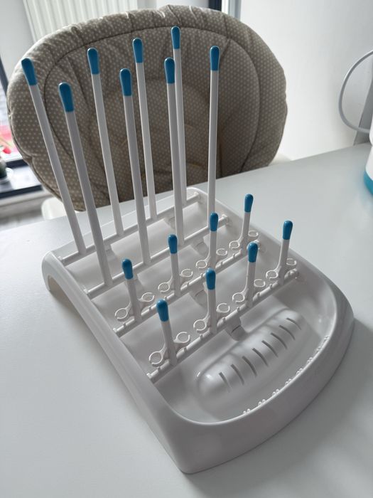 Uscator biberoane si tetine bebe, Munchkin