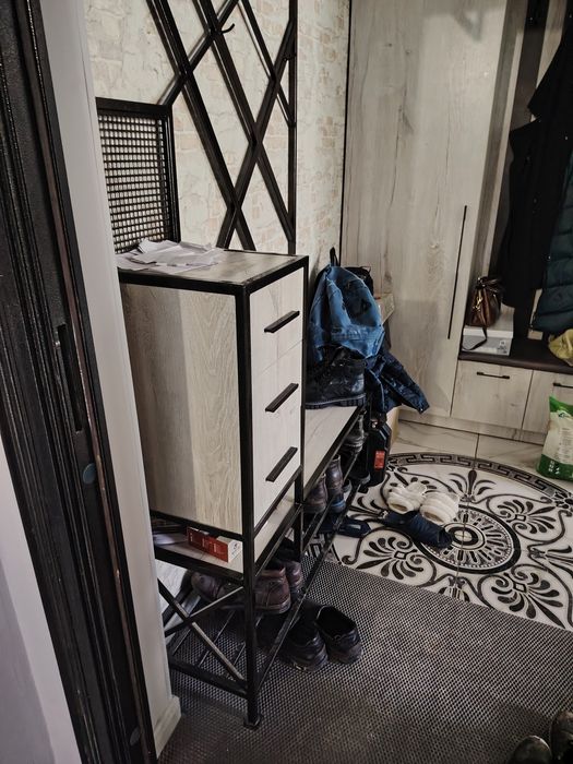 Продам прихожу лофт