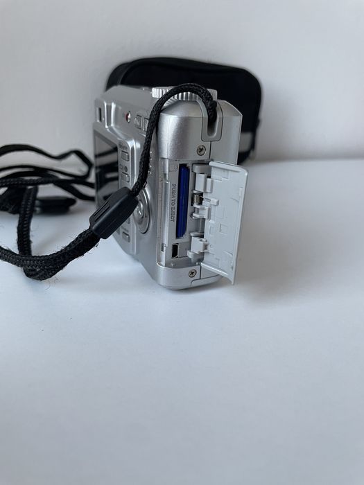 Camera Foto Digitala KODAK EasyShare C533 Silver 5.0MP  3x Optical Zoom 2GB Digital Point and Shoot Camera
