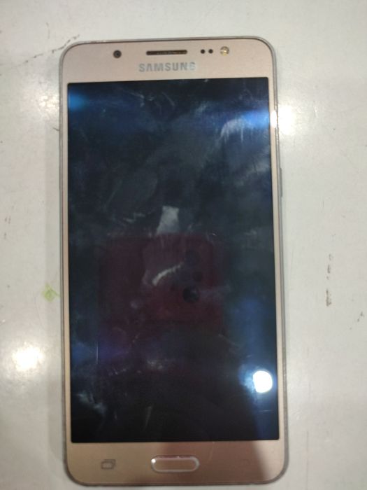 Samsung J5 в идеальном состоянии