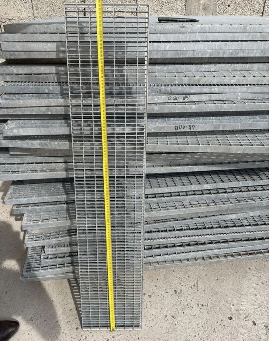 Trepte zincate galvanizate