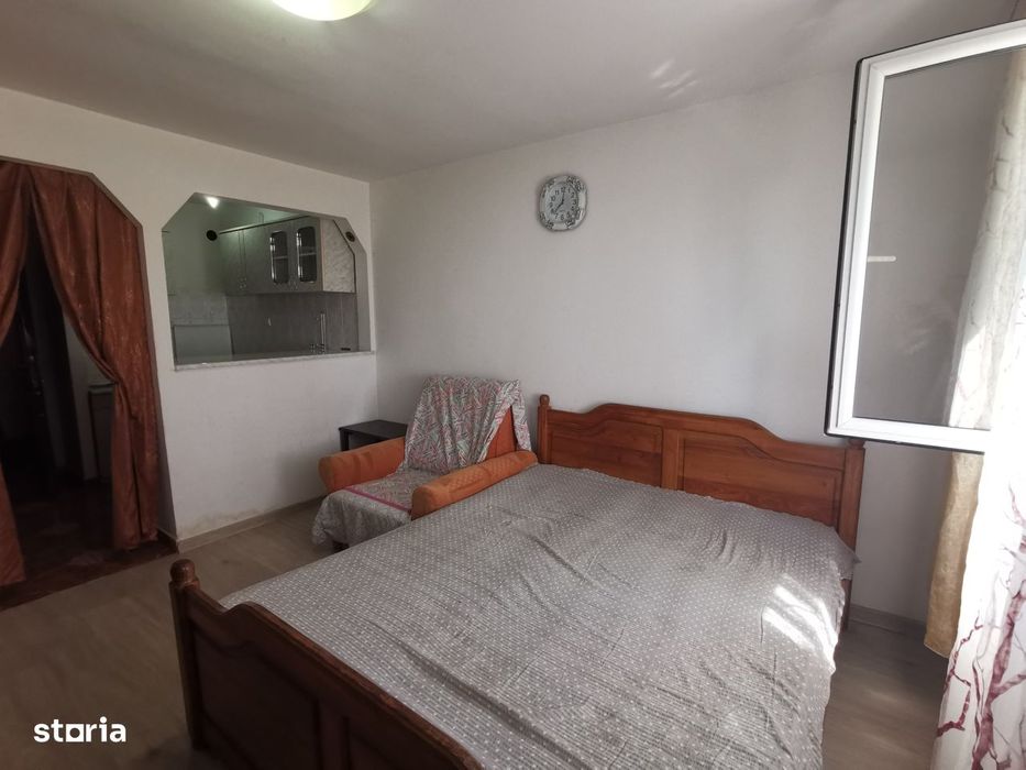 Garsoniere zona Cornisa mobilate si utilate