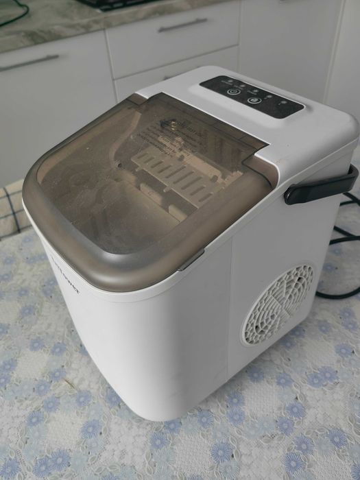 Настольный ледогенератор TriTower TT-2023 белый