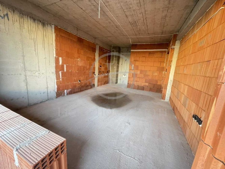 Продава се Двустаен апартамент в Пловдив, Кючук Париж - 65 кв.м за 1077 €/кв.м - Снимка #1