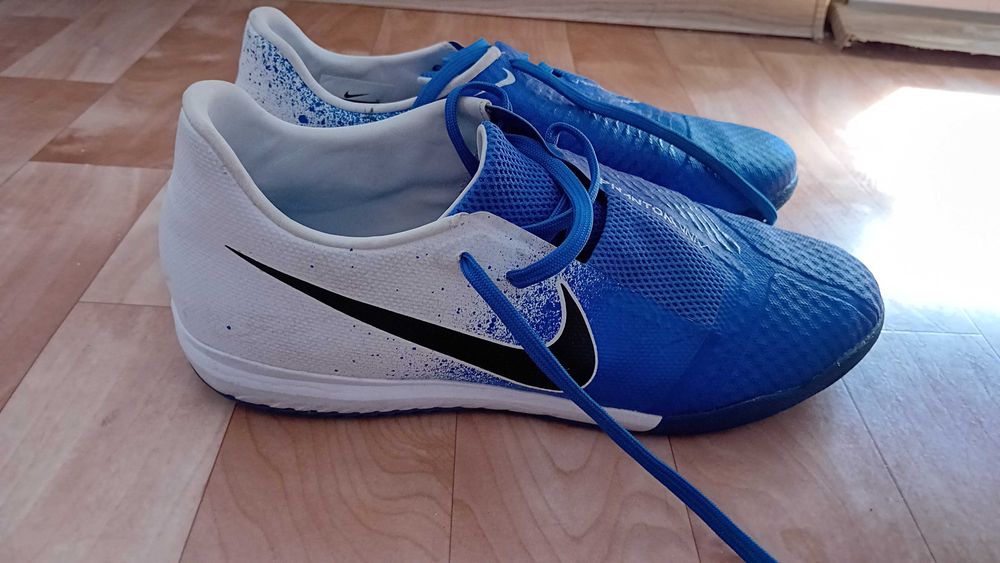 Маратонки Nike 42 размер