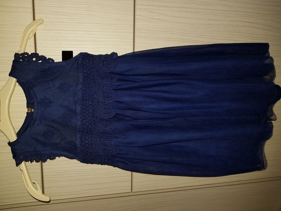 Официални и дълги рокли  с тюл