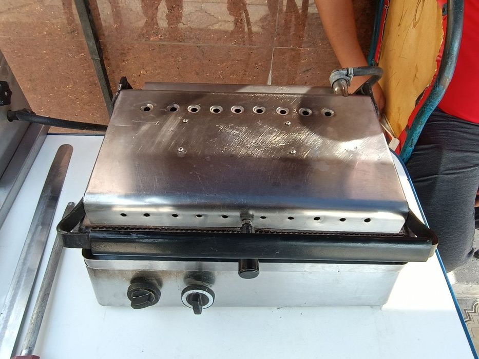 Lavash va toster ( doner )apparatlar sotiladi