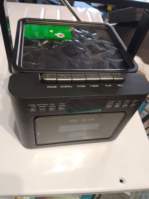 Музикален център CD, касетофон, радио, вграден акумулатор, USB