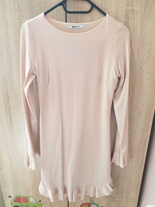 Дамака рокля в светло розово