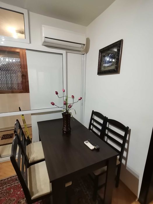 Дава се под наем Двустаен апартамент в Бургас, Център - 55 кв.м за 255 € - Снимка #3