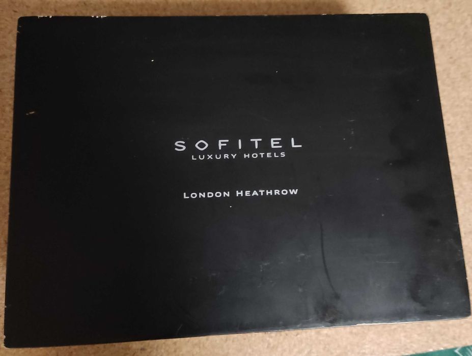 Дървена стойка за 12 бутилки, дървени кутии сет за вино,тирбушони