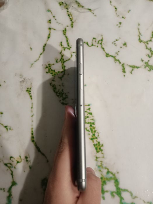 Продам айфон 6 не работает сим карта