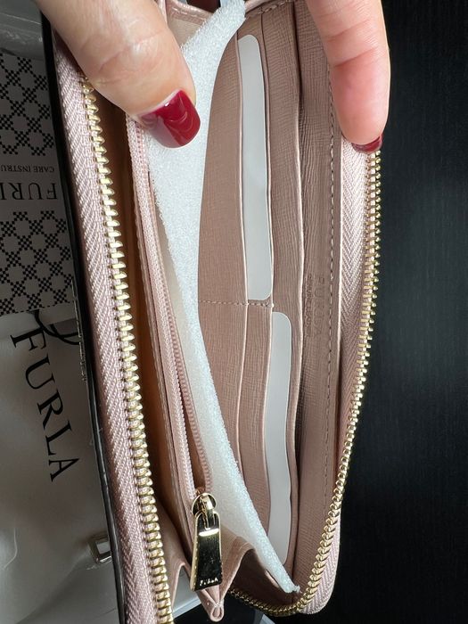 Оригинално Портмоне Furla - светло розово, ново, закупено от Англия