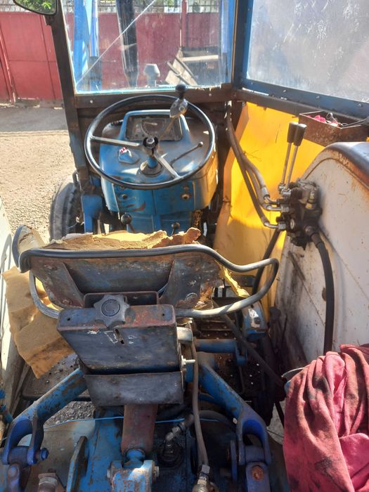 De vanzare tractor ford.4100.