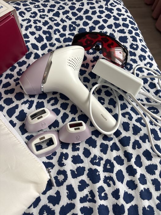Epilator IPL Philips Lumea Seria 8000 BRI947/00