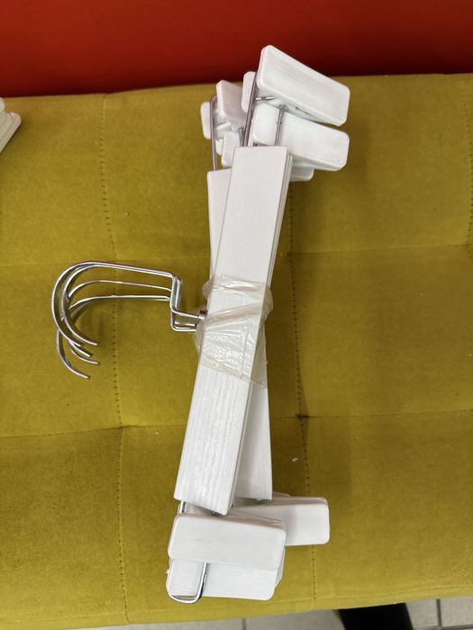 Продам срочно гусаки, вешалки