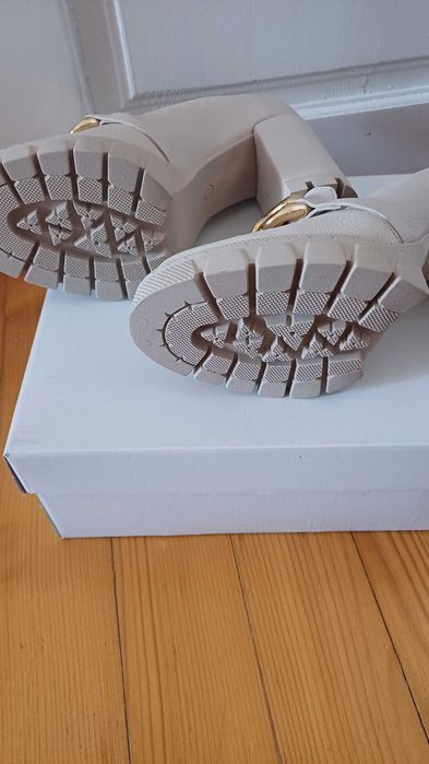 Дамски кожени обувки с висок ток 37 номер