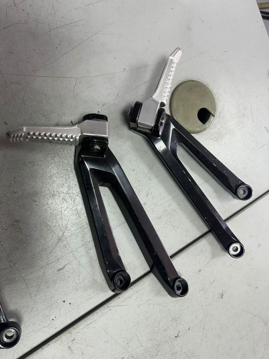 BMW S1000 RR конзоли със степенки / предна / задни