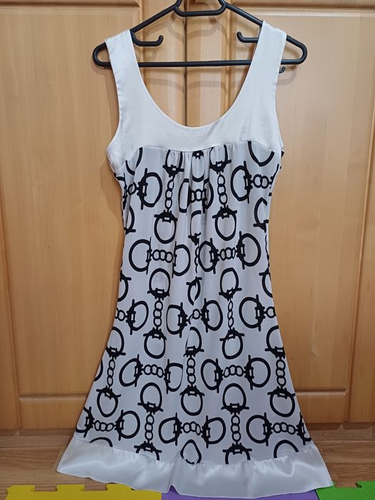 Vând rochiță de vară