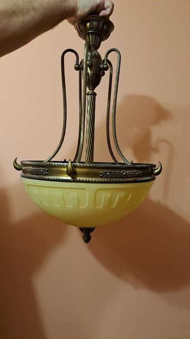 Масивен абажур за таван