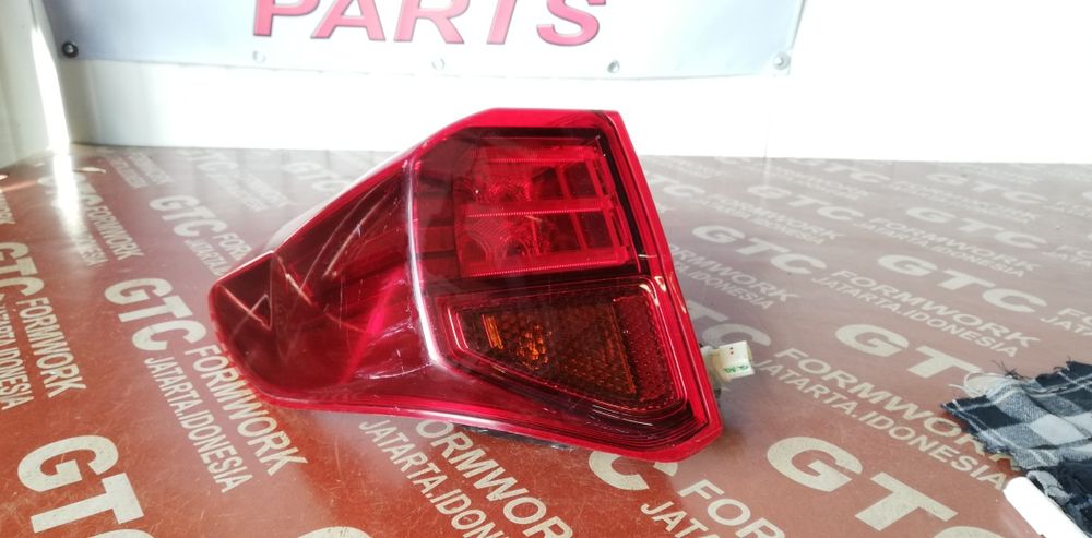 Комплект ляв стоп Suzuki Vitara 3 2019-