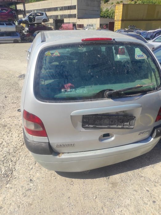 Рено Меган Сценик 1.6 107кс на части